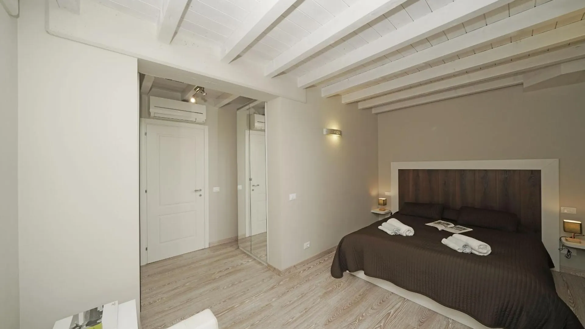 Apartment Ca Rossa Ibisco By Garda Fewo Toscolano Maderno